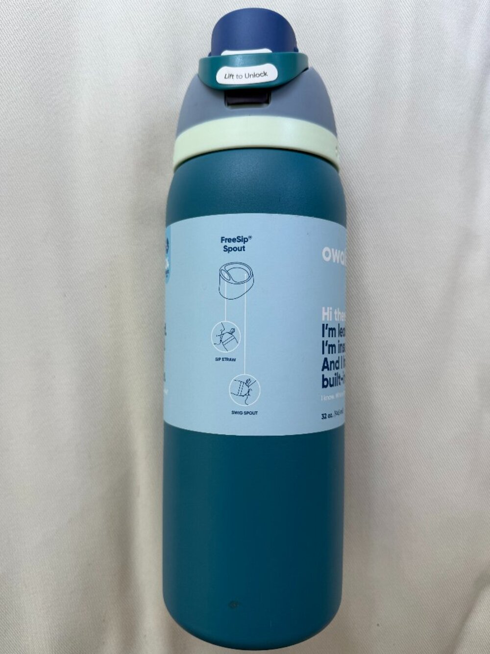 NWT Owala 32 oz. Bottle